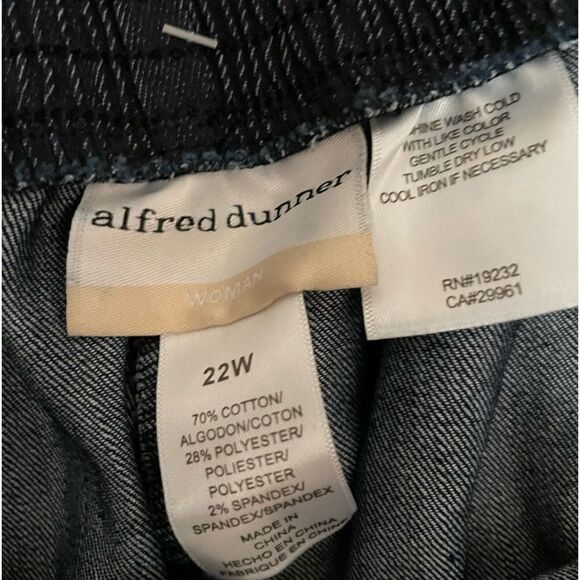 Alfred Dunner Greenwich Circle Stretch Denim 22W NWT - Picture 3 of 4